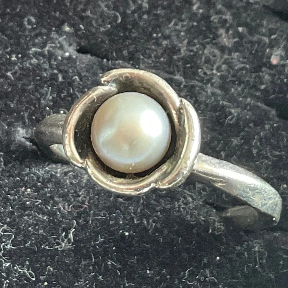 Pandora Silver Pearl Ring - Picture 2 of 4